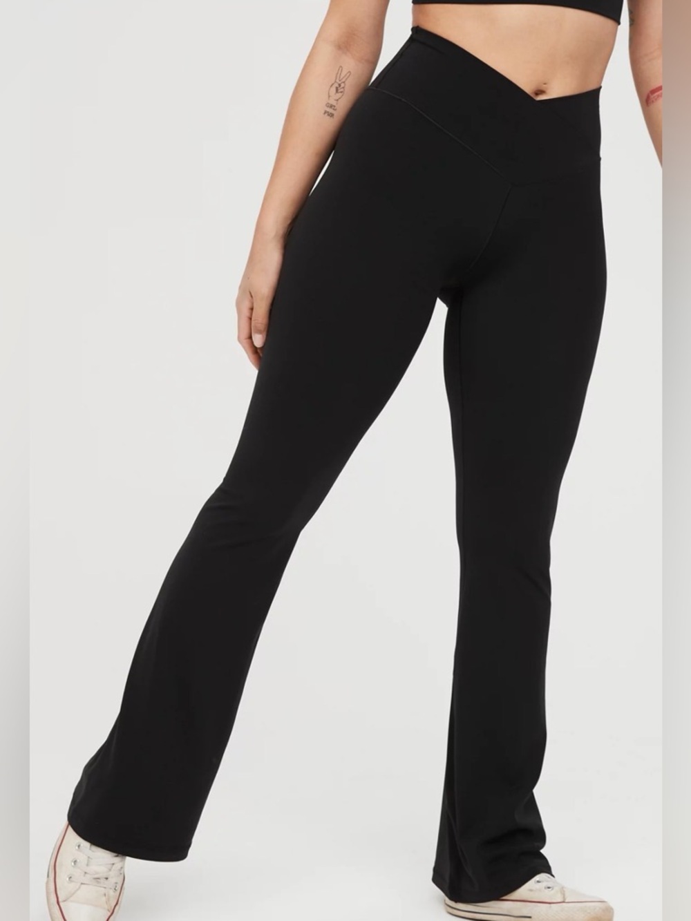 Aerie Offline Black Real Me High Waisted Crossover Flare Legging Size Large